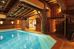 poolchalet 4.jpg